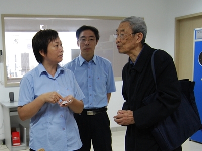 姚穆院士蒞臨我所參觀指導